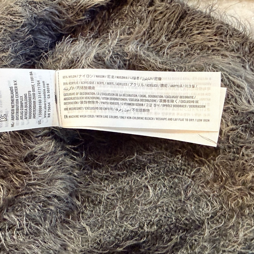 Women’s ABERCROMBIE & FITCH soft fuzzy cropped grey sweater- Size small - Picture 7 of 8